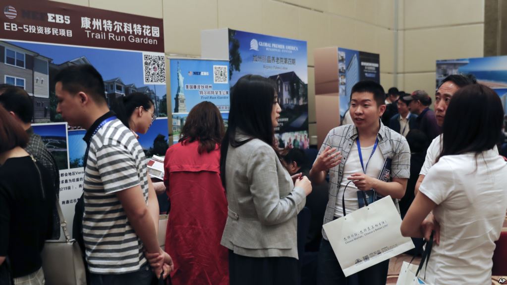 中国富豪青睐的这国“黄金护照”上逃税黑名单