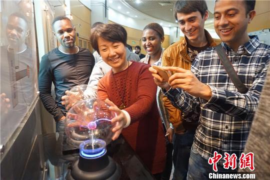 从不了解到离不开 海外留学生与中国共成长