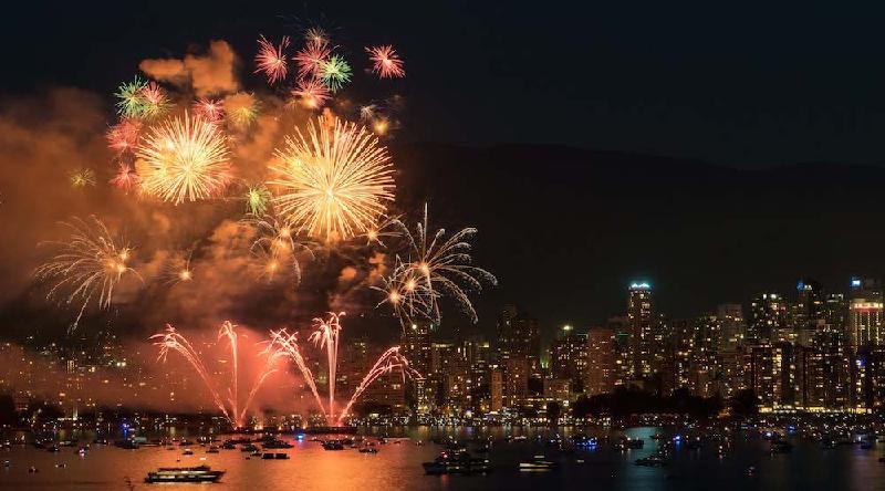 温哥华一年一度国际烟花汇演 南非队昨晚率先登场