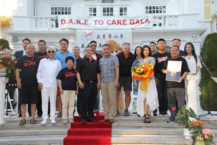 大手牵小手 帮助孩子远离毒品——Dare协会举办公益烧烤