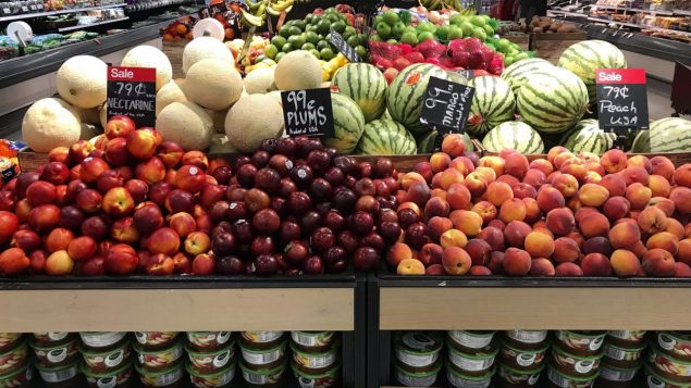 comptoir-fruits-legumes-epicerie-inflation-635x357 (1).jpg