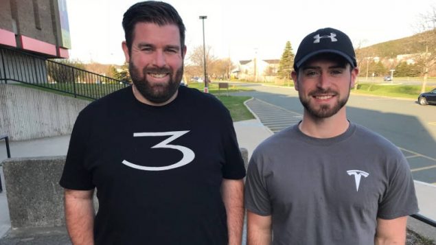 加拿大两学生：解决特斯拉关键技术难题 马斯克钦点加盟