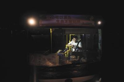 他是中国开胸验肺第一人 如今变成这只肺的奴隶