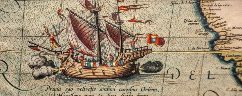 《世界剧场》中还有一幅小图，绘制了"维多利亚号"麦哲伦船只
