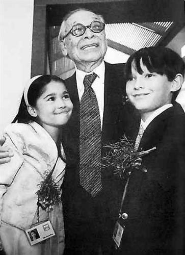 全世界最顶级的19个名媛合照时，谁站C位？