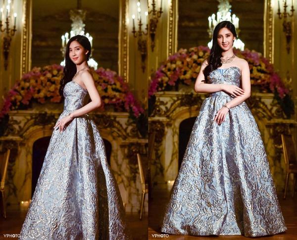 全世界最顶级的19个名媛合照时，谁站C位？