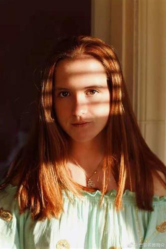 全世界最顶级的19个名媛合照时，谁站C位？