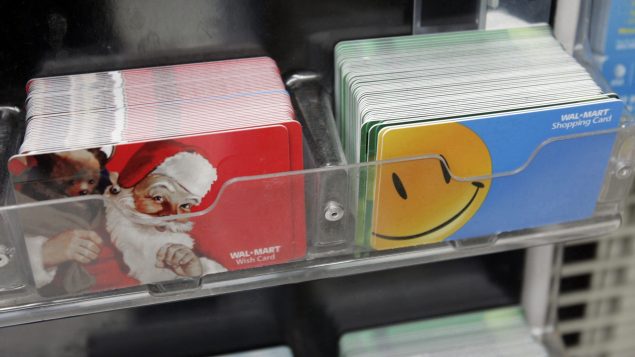 礼品卡还在手里，可卡里的钱被人盗用了。这是咋回事？