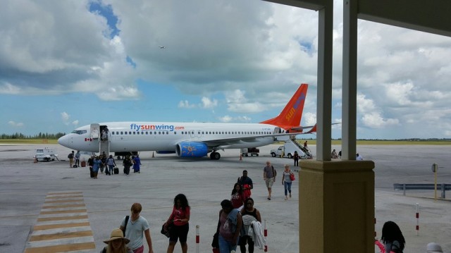 Sunwing航班大面积取消 引发乘客恐慌
