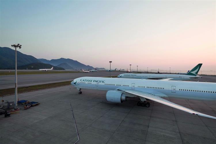 国泰航空证实解雇两员工 称将向内地提供机组