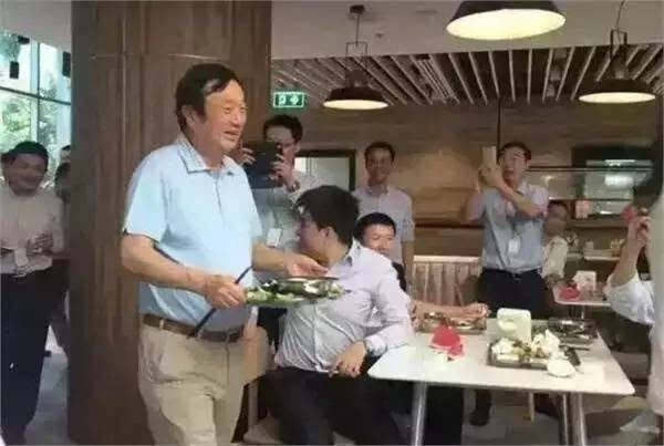 这些中国首富 节约到惊人!李书福被当成农民工