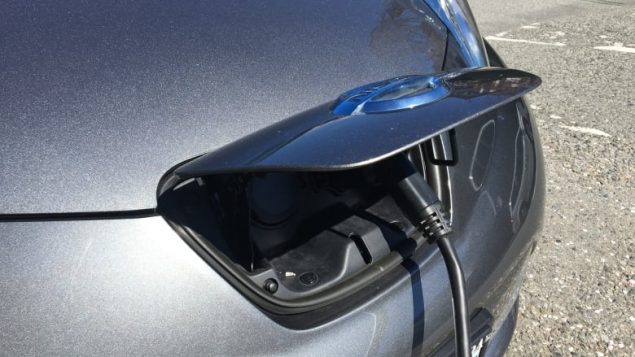 政府补助让加拿大人踊跃购买电动汽车