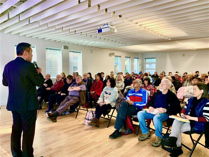 首届南温哥华长者论坛 吸引200人参与