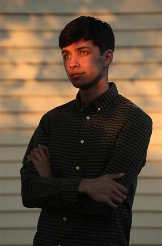 疫情下经济萧条 摧毁了美国年轻人的勇气和信心 !