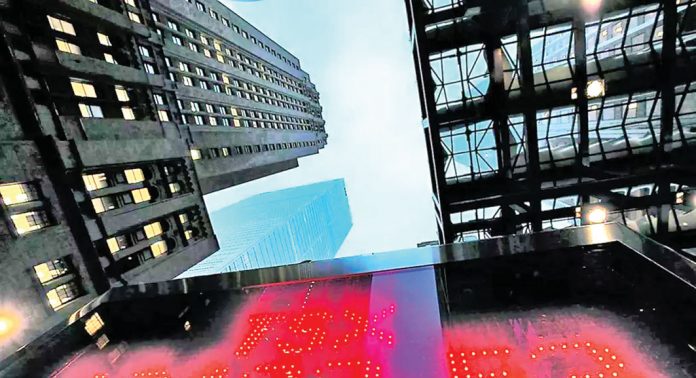 加拿大股市大涨105点创新高