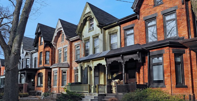 多伦多房主背多少债？比无房的居民高十几倍！