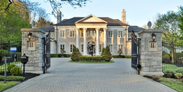 华人男子年收入4万，如何买了3200万的房子