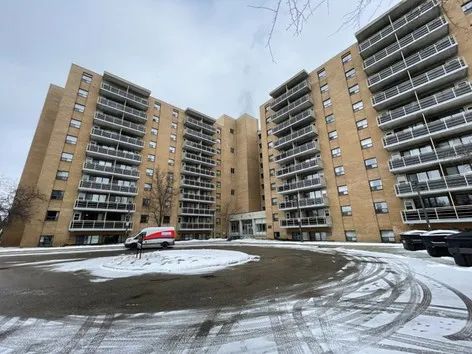 安省大学宿舍改建新生楼！住户被迫提前搬家