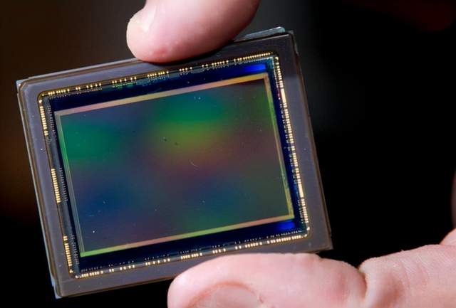 千亿图像传感器芯片龙头韦尔股份四个月暴跌60%，市场在担心什么？