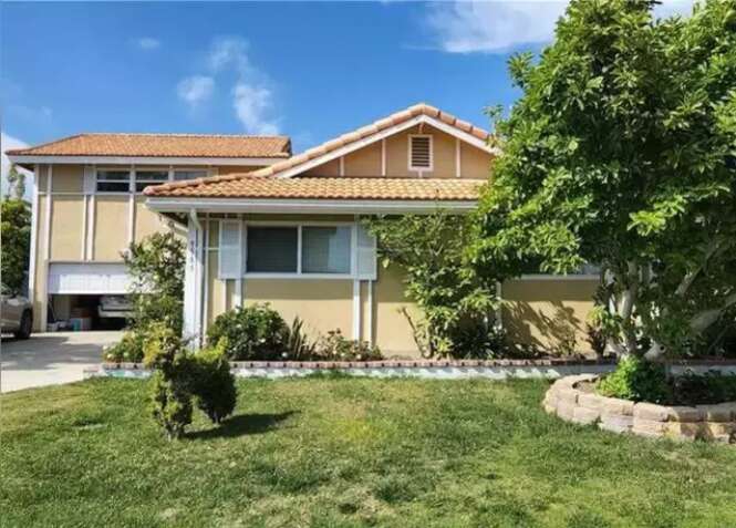 女房客每月欠缴租金 房东一查她身份 决定送房