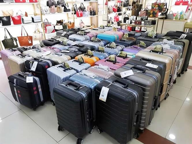 每年8亿箱包远销海外 河北白沟正成下个义乌?