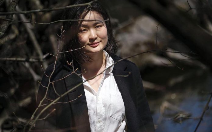 高中遭华裔男教师性侵 亚裔受害者公开身份接受采访