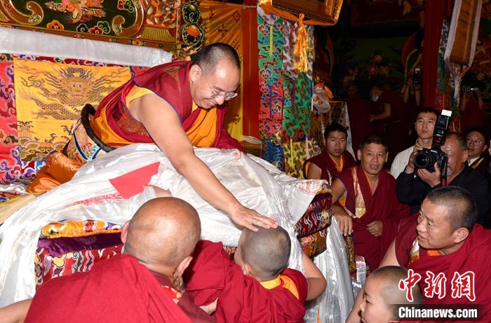 点击进入下一页