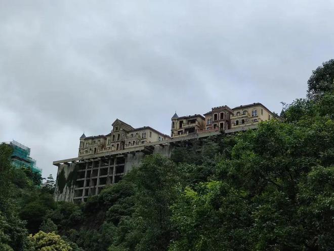 昔日十大豪宅现门前杂草生 深圳也有别墅涨不动