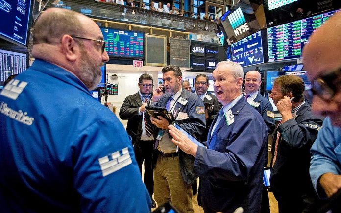 利率趋升波动加剧 投资者可以怎样选股？