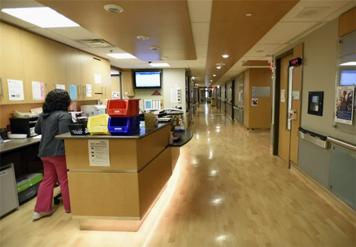 安省医院再曝创纪录数字：急诊室患者平均要等21.3小时