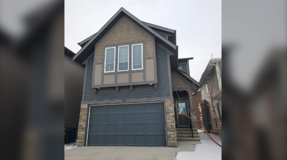 这批加拿大人被逼到绝境：想要守住房子，只剩两条路！