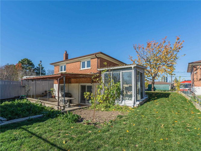 多伦多一栋独立屋引来200人看房和竞价战 这类房子需求大