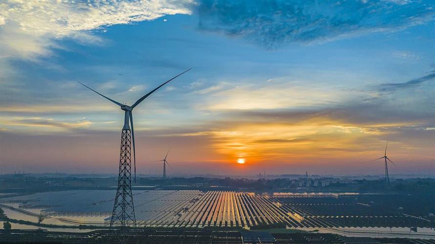 国家能源局：全球新能源产业重心进一步向中国转移