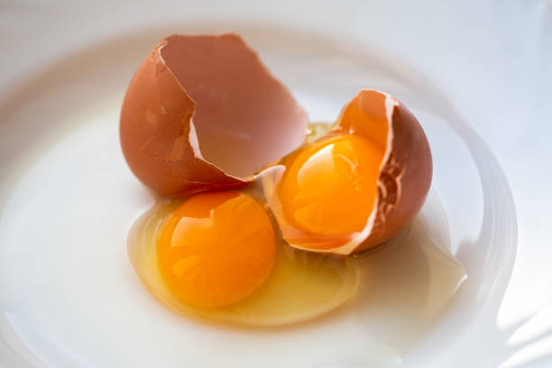 吃鸡蛋胆固醇高观念错误 常吃这3种食物易中风心脏病