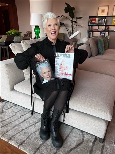 74岁梅耶·马斯克（Maye Musk）人生大起大落。(twitter图片)