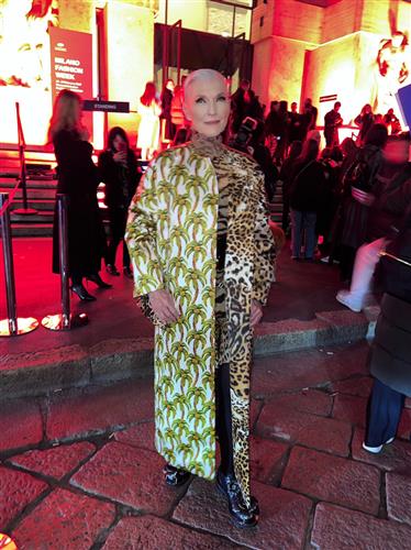 74岁梅耶·马斯克（Maye Musk）是不少人眼中的女性典范。(Twitter图片)