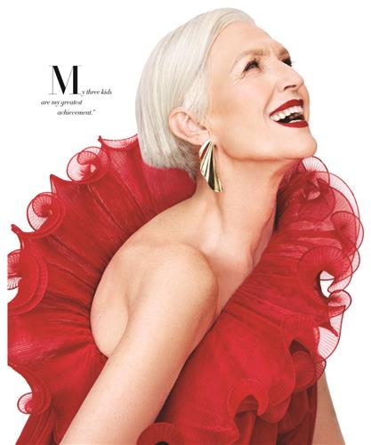 74岁梅耶·马斯克（Maye Musk）即使离开也没有放弃，反而继续努力。(Twitter图片)