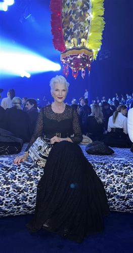 74岁梅耶·马斯克（Maye Musk）不时出席品牌活动。(Twittter图片)