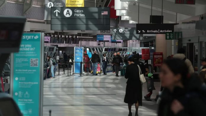 部长建议目前不要申请护照 因为大罢工没人处理