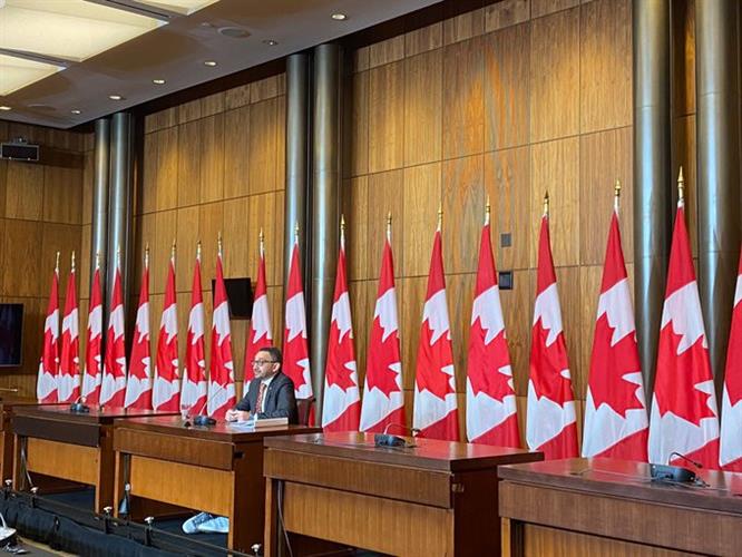 加拿大宣布强制航空公司赔偿新规！遭回怼：机票加价