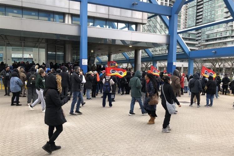 加拿大公务员罢工酝酿劳动节特大游行：20辆大巴将抵渥京