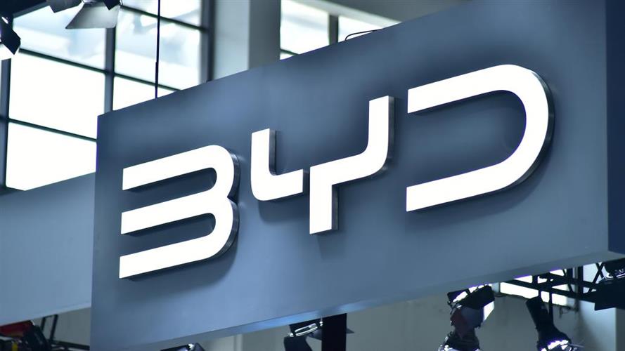 巴菲特继续减持比亚迪：持股比例降至9.87%，套现4.6亿港元