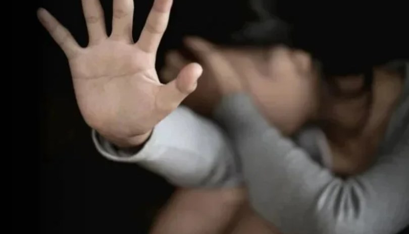 与未成年女学生发生性关系长达8年：列治文山华裔教师被判刑