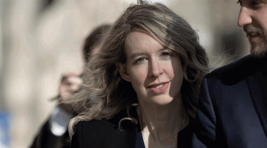 霍姆斯（Elizabeth Holmes）今年3月出庭应讯。 路透社