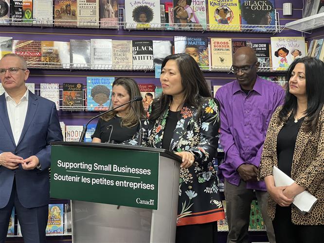 加拿大联邦政府宣布为小企业降低信用卡手续费