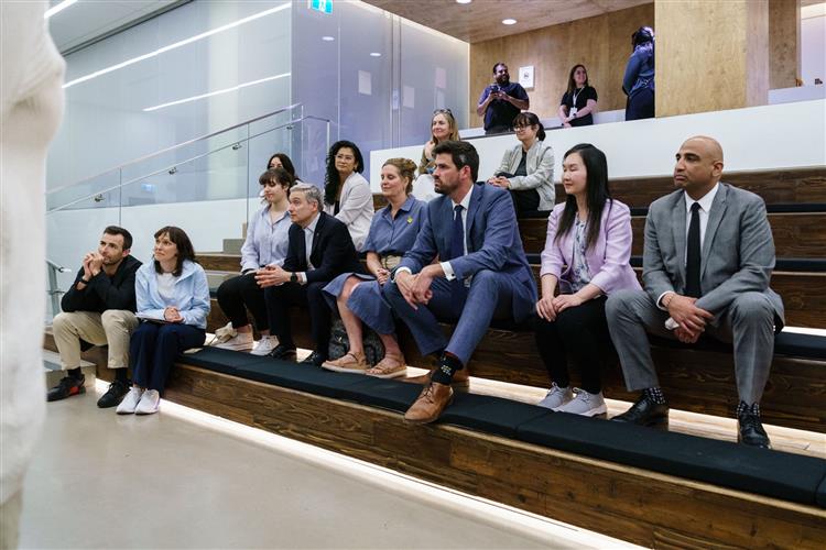 加拿大支持露露乐蒙吸引国际人才、继续壮大温哥华全球总部