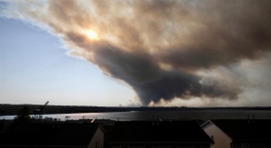 加拿大东部最大城市进入紧急状态 14000人强制撤离