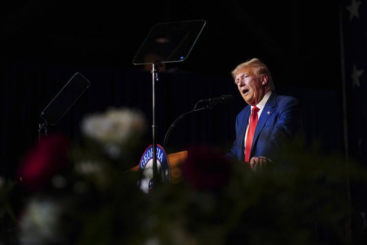 特朗普指起诉“荒谬且毫无根据”。美联社