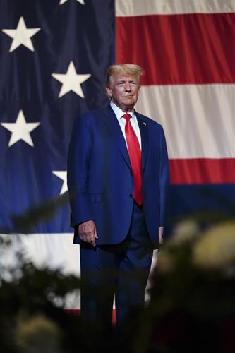 特朗普指起诉“荒谬且毫无根据”。美联社