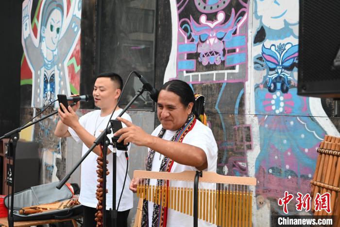南美洲音乐人在中国直播“圈粉”：“一段神奇的经历”